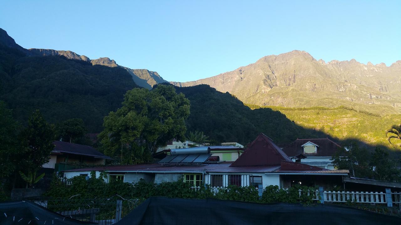 Gite Du Piton D Anchaing Hell-Bourg Exterior foto